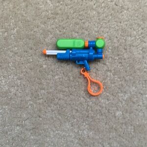 Mini squirt gun